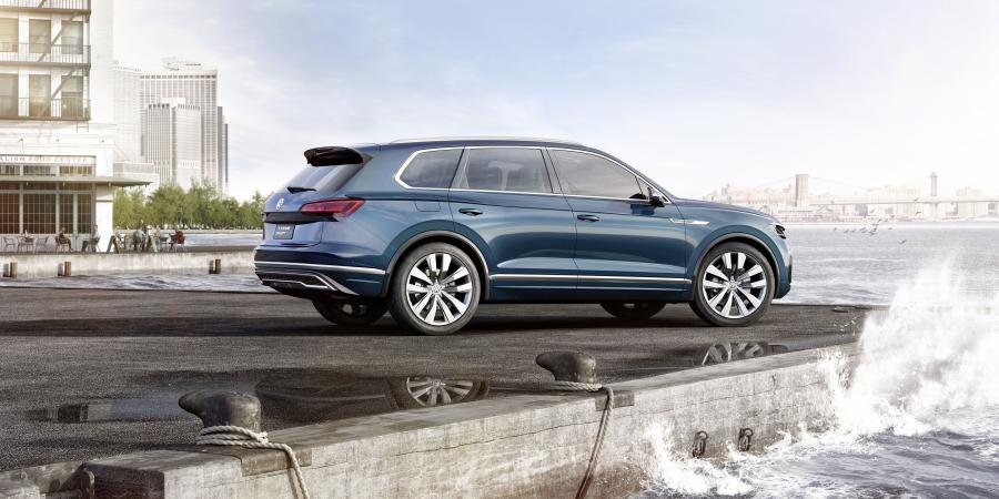  Volkswagen T-Prime Concept GTE 2016 года  (фото 26 из 59)